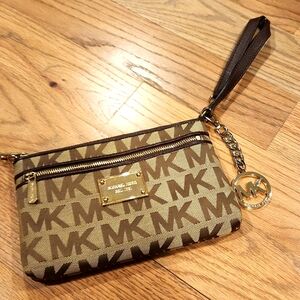 Michael Kors Wristlet